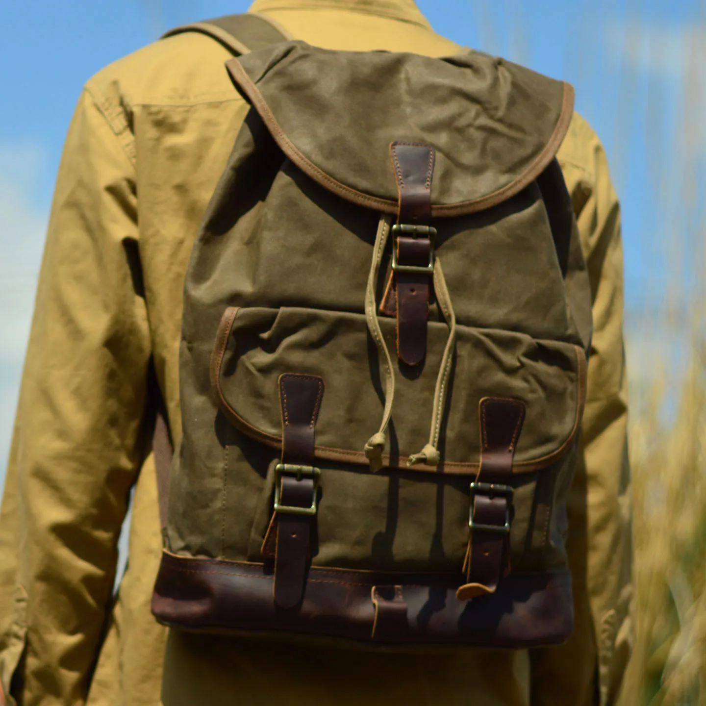 AETOO Oil wax canvas solid color double-shoulder bag, motorcycle outdoor universal computer bag, casual travel bag, youth and ad