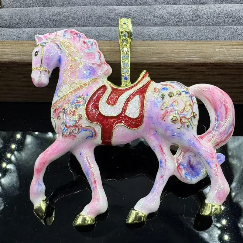 Medieval vintage enamel pony pendant light luxury temperament versatile enamel pony necklace KF magnetic pendant