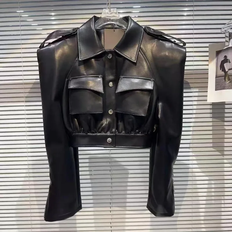 ストリートウェア ポケット付き PUレザー ブラックコート レディース 長袖 シングルブレスト ラペル スプライスジャケット 2025年春新作 カジュアルファッション