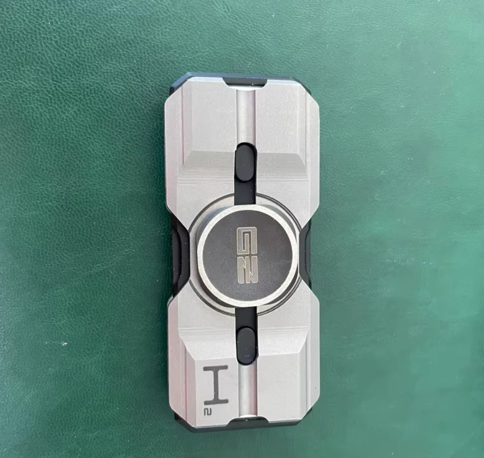 

Used EDC H2 fingertip gyroscope Decompression toys