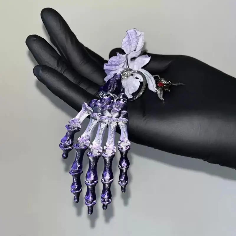 Gotischer Totenkopf-Krallen-Blumen-Schlüsselanhänger, Lila, Ästhetisches Halloween-Scherzgeschenk, Taschenanhänger für Damen, Rucksack- und Autoschlüsselhalter – Detail 1
