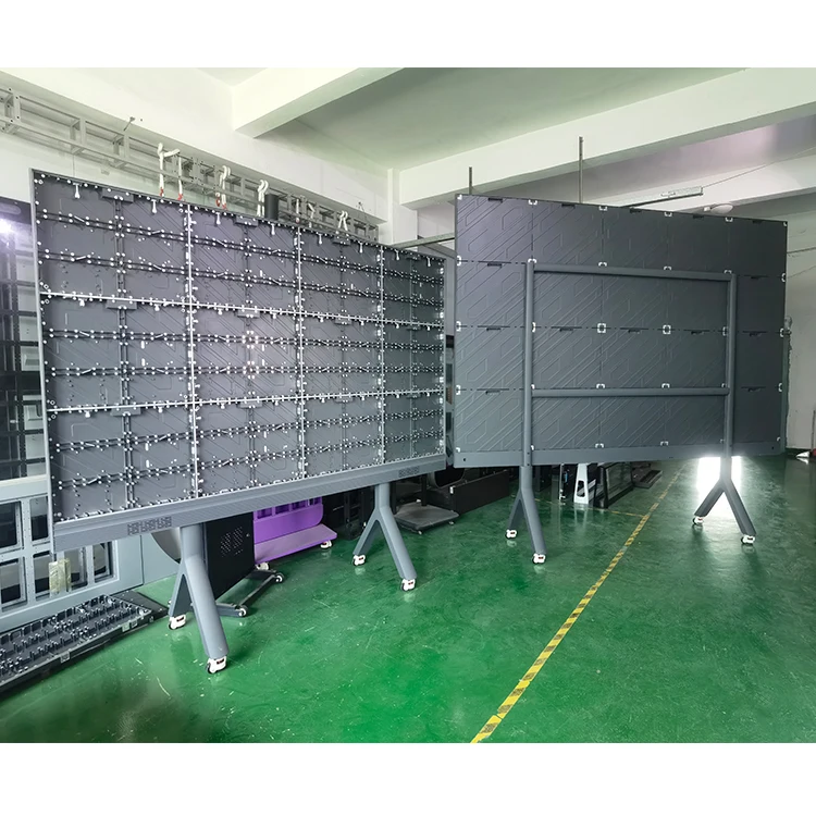 Écran TV intelligent Ultra HD d'intérieur de 163 pouces, affichage LED P1.25P1.56 P1.875 pour l'enseignement et la conférence