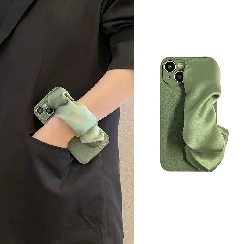 Green silk scarf wristband for apple 16 mobile phone case messenger rope iphone15 silicone 14promax hard case women