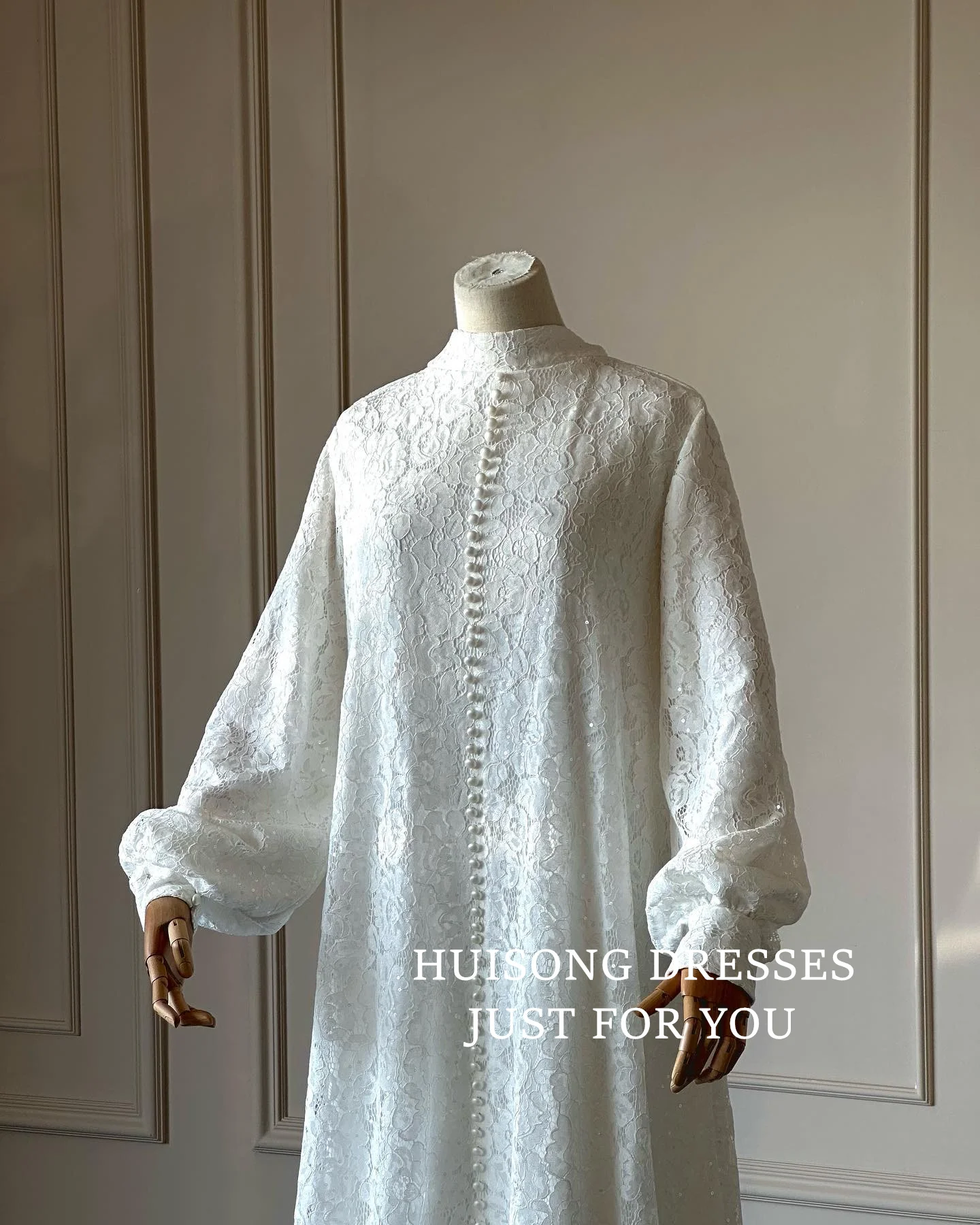 HUISONG Customized Muslim Wedding Dresses Lace Appliques High-Neck Long Sleeves Bride Dress A-Line Modest Long Wedding Gown