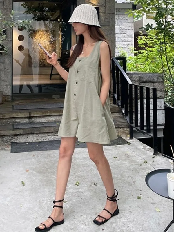 بنطلون رومبير صيفي مخصر بخصر مشدود بأزرار واحدة وطوق مربع للنساء، يتضمن شورتات واسعة الأرجل.