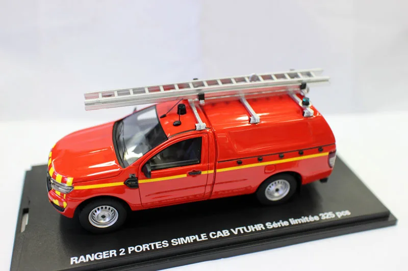 

New 1/43 scale Fire Truck Ranger 2 Portes Simple CAB VTUHR Fire Vehicle Models Resin Display Toys for collection gift