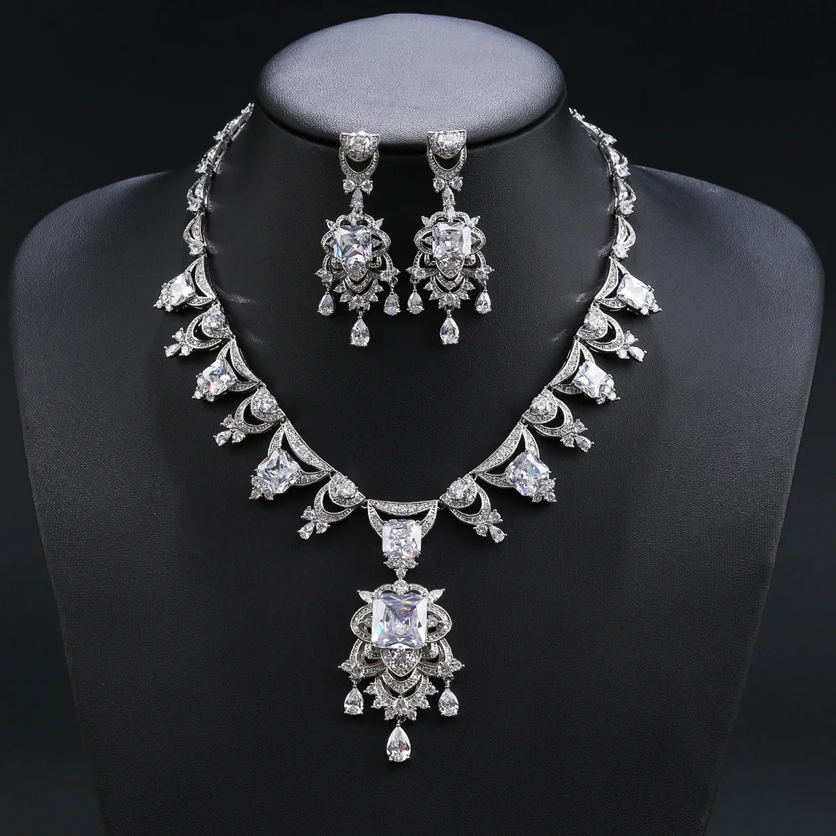 

Luxury Bridal Wedding Jewelry Set Rectangular Shape Cubic Zirconia Ladies Party Necklace Earrings Set CN11263