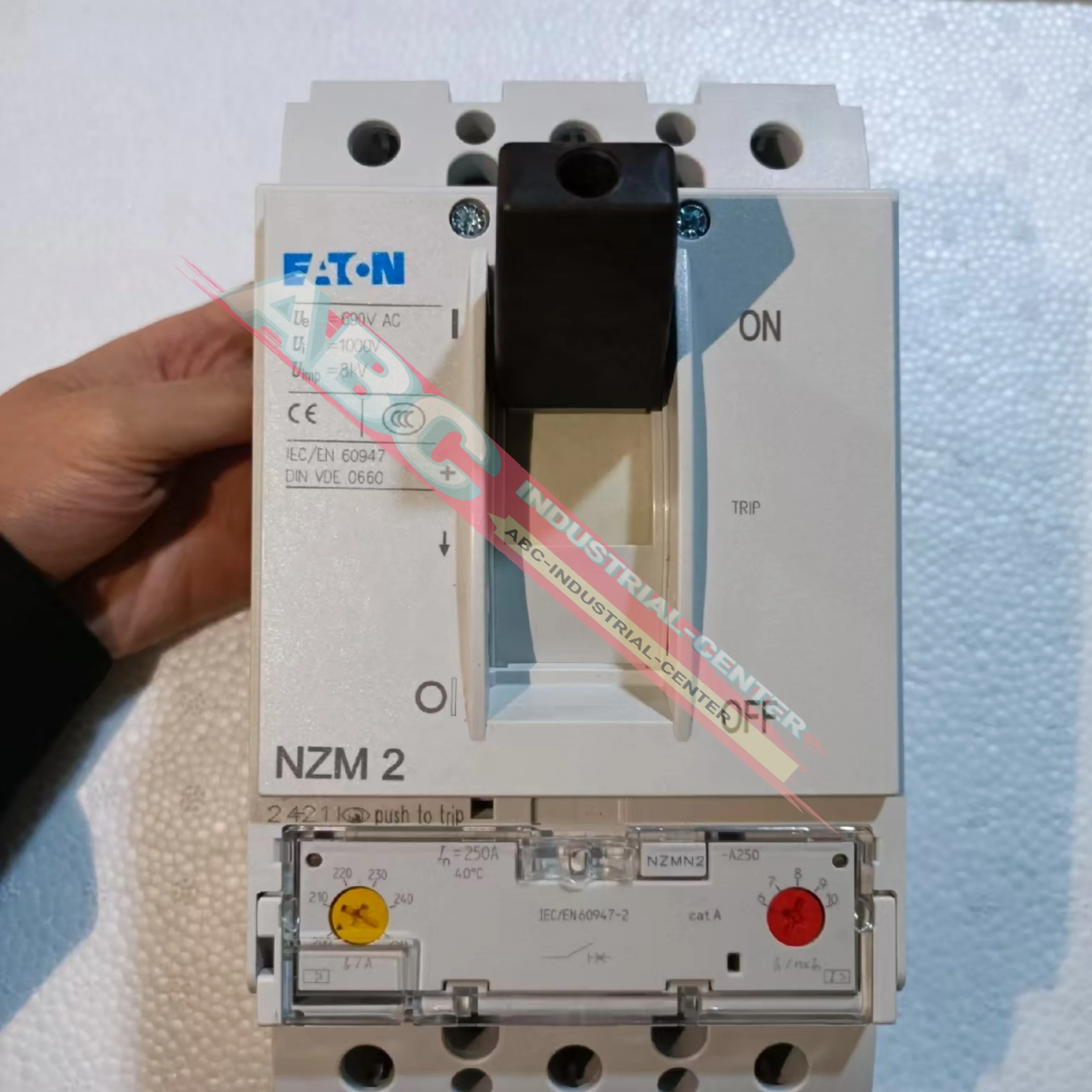 새로운 NZM3-XTVDVR 오리지널 회로 차단기