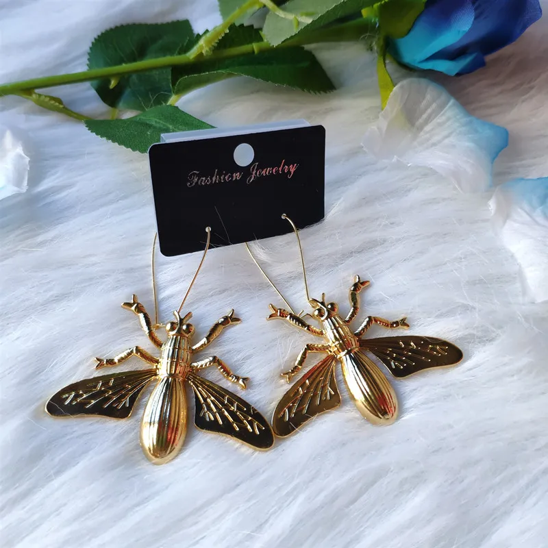 Big Golden Colour Fly Earrings Insect Jewelry Long Pendant Fashion Women Gift  Classics Eardrop Unique Beautiful