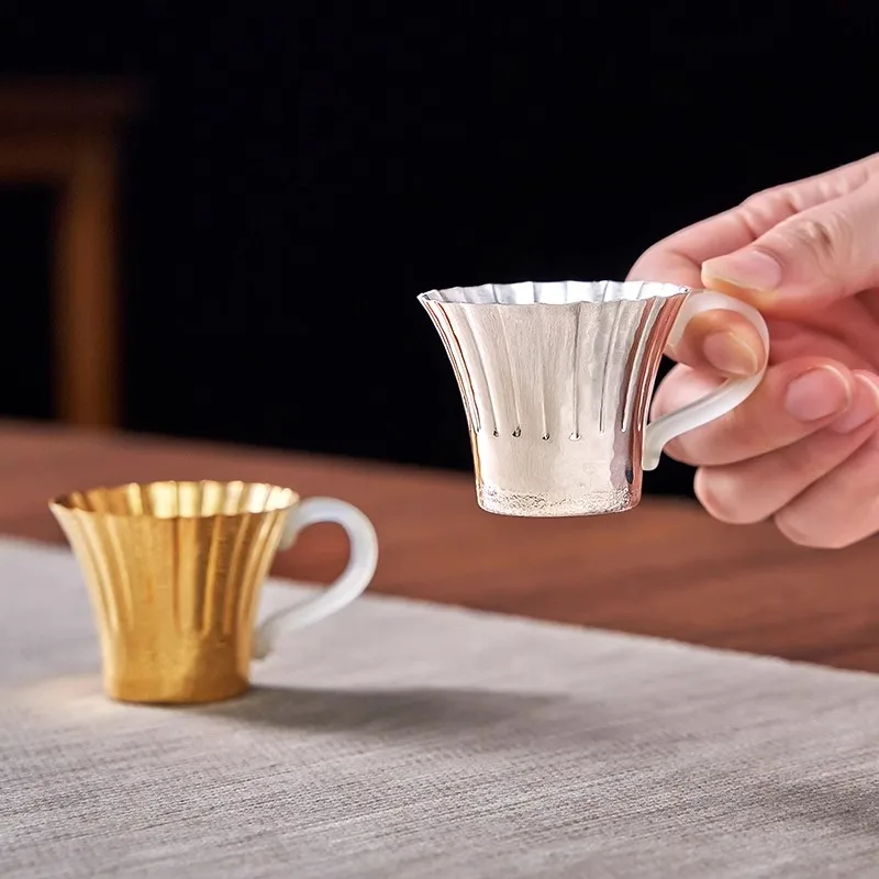 

Handmade Pure Silver 999 One-Hammer Pattern Petal-Mouth Tea Cup for Household Tea Set - Unique Craftsmanship in Silverware