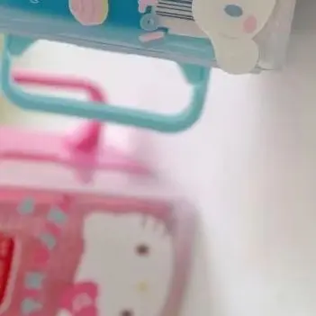 

1 Piece Infant Anti-Spill Bottle Cup Milk Holder Adjustable Plastic Baby Toddler Juice Box Drinking Sanrio Milk Box Holder