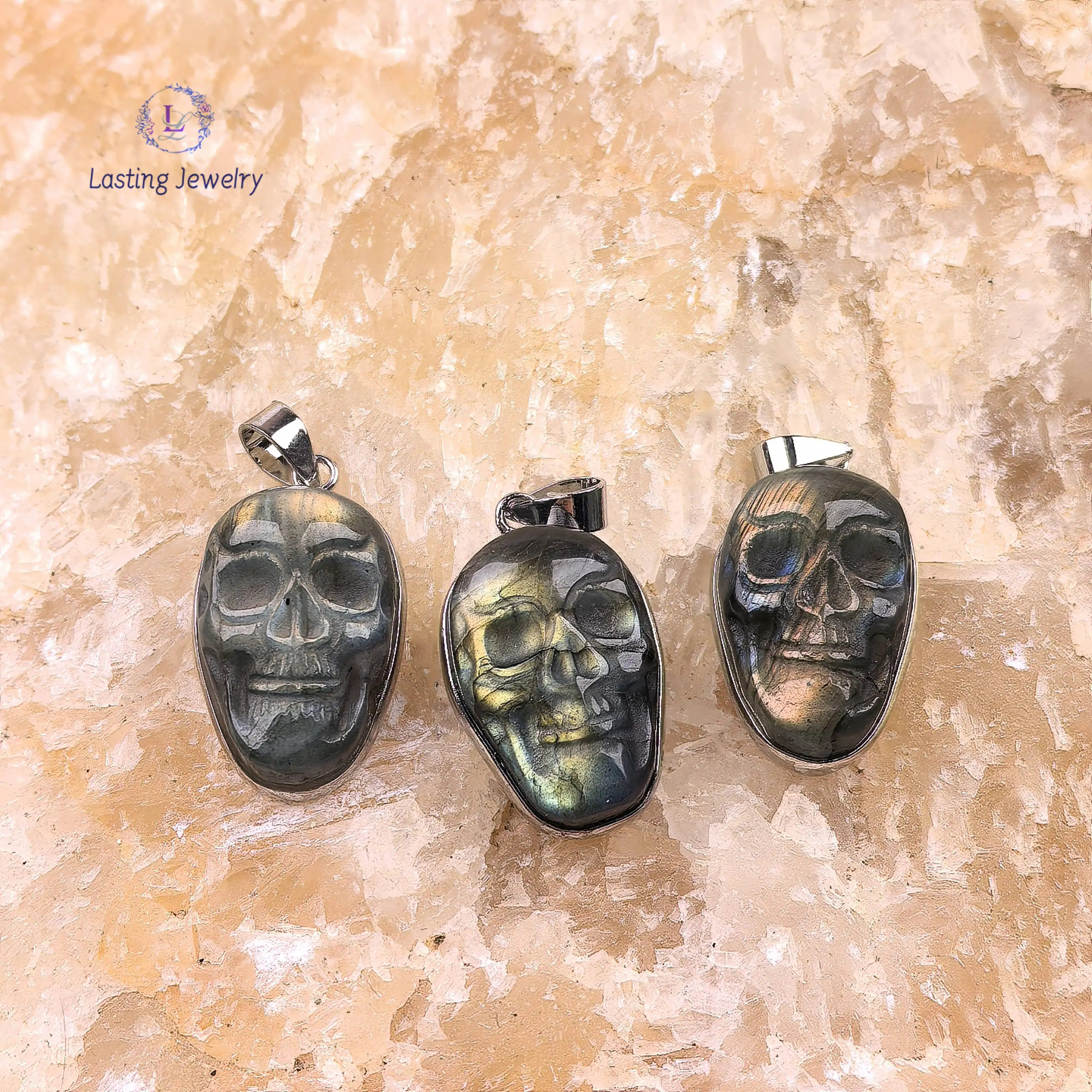 

Flash Labradorite Skull Pendants Hand Carved Natural Stone Healing Reiki Charms Necklaces Women Men Jewelry Crafts Gift For Her