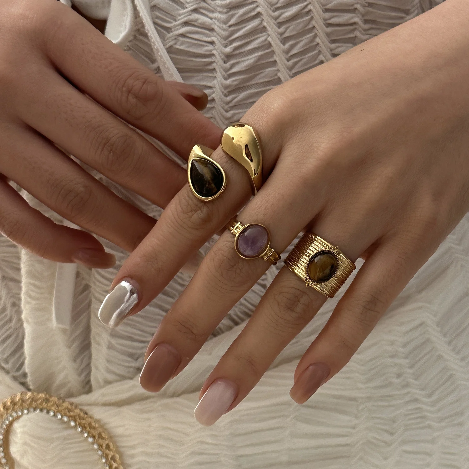 Retro Goldfarbener Unregelmäßiger Metallring für Damen und Herren Edelstahl Natürlicher Tigerauge Offener Ring Ästhetischer Dating-Schmuck – Detail 2