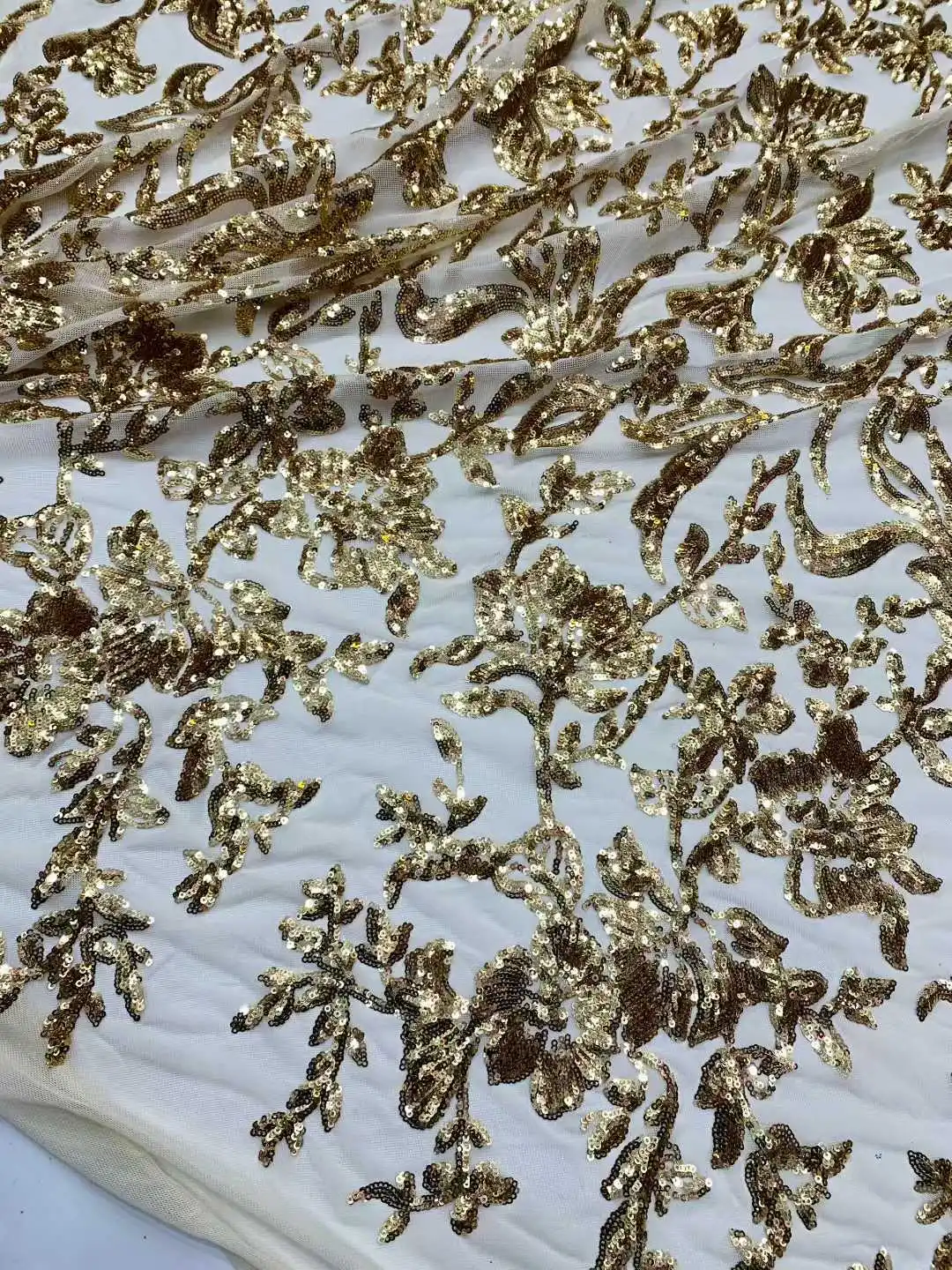 أحدث أنيقة لعام 2025 بأفضل جودة بألوان مختلطة فاخرة من الدانتيل مع قماش ترتر لفساتين السهرة للحفلات