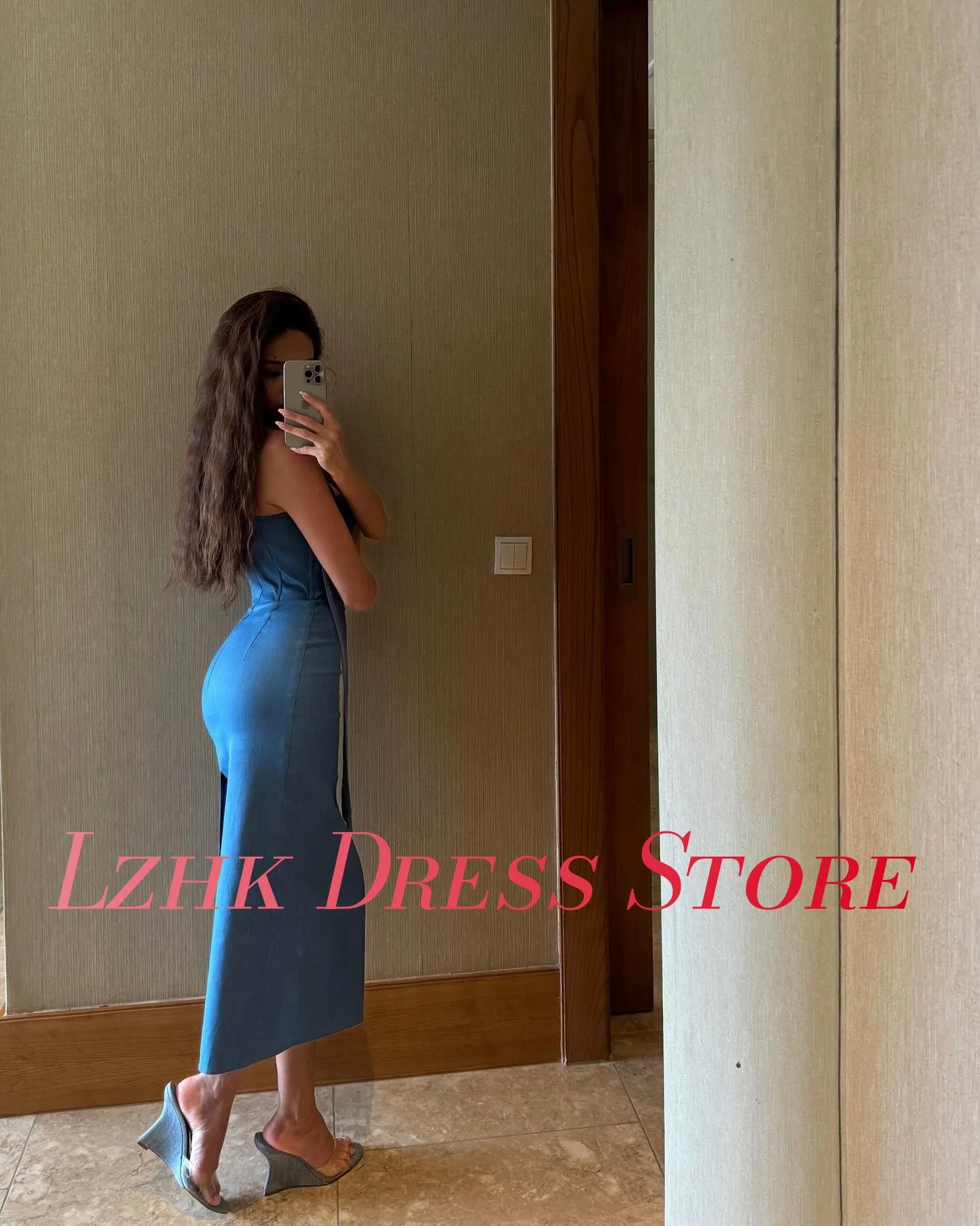 Abito da sera con nastri di fiori 3D dritti in jersey sexy personalizzato Abito da sera senza maniche con scollo a cuore di alta qualità