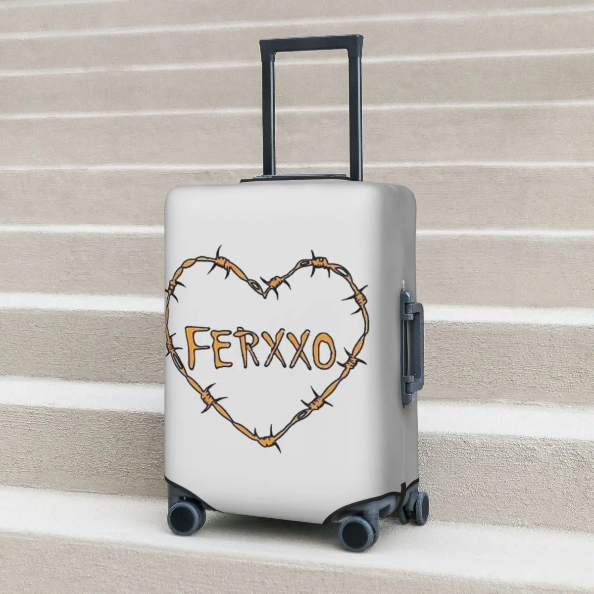 

Feid анимированный логотип Ferxxo, чехол для чемодана, защитные эластичные защитные чехлы для дорожного багажа на 18-32 дюймов