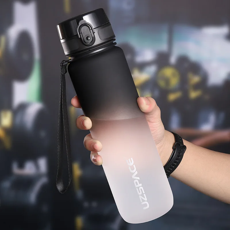 Hot Sale Sports Water Bottle 500/1000ML Protein Shaker Outdoor Travel Portable Leakproof Drinkware Plastic Drink Bottle BPA Free