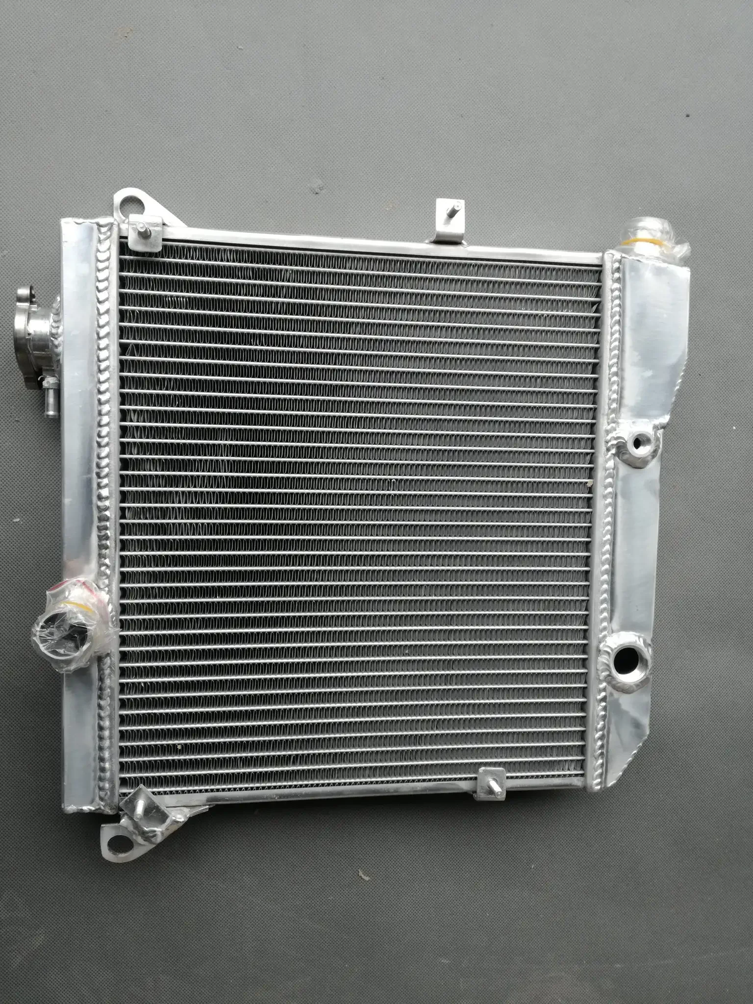 Aluminum Radiator for Autobianchi A112 3-7 Series S4 S5 S6 1975-1985 1976 1977 1978 1979 1980 1981 1982 1983 1984