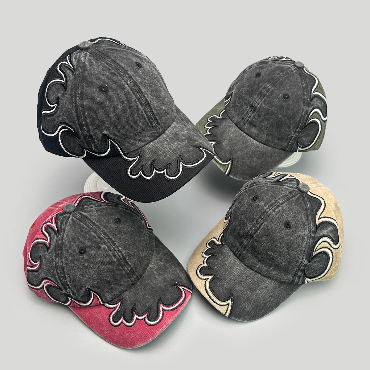 

Street American Embroidered Flame Baseball Hats New Men Women Retro Sunshade Hip Hop Versatile Personal Fashion ins Peaked Caps