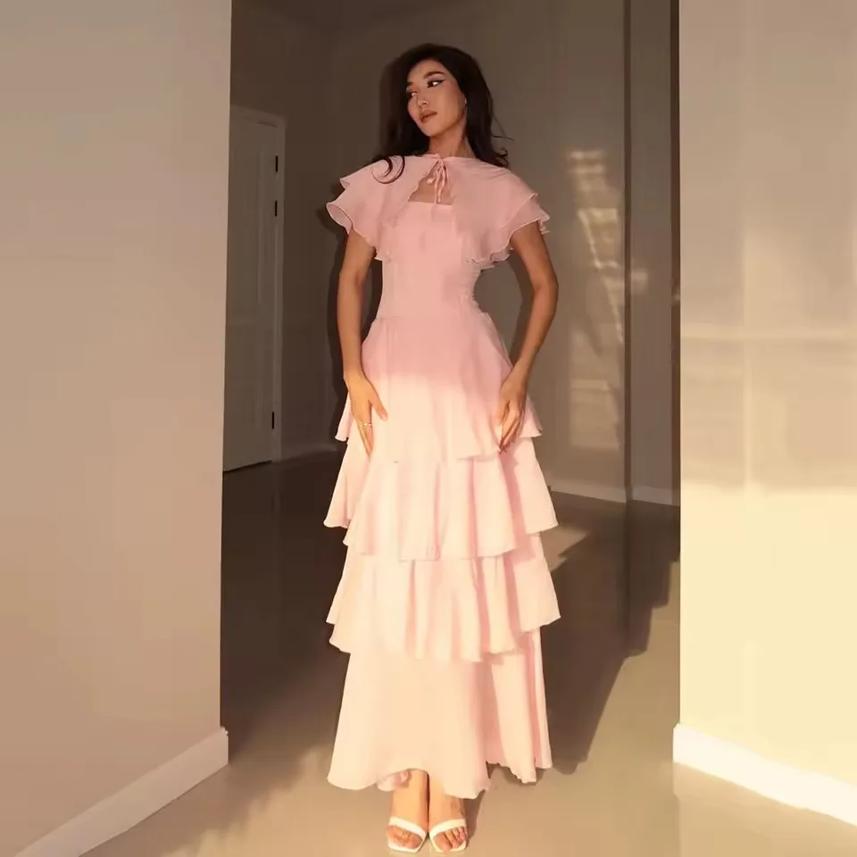 Galvanisches rosa Dubai-Abschlussballkleid für Damen 2026, abgestuftes Chiffon-A-Linien-Kleid für formelle Anlässe, elegante Party ​ Kleid individuell gestaltet