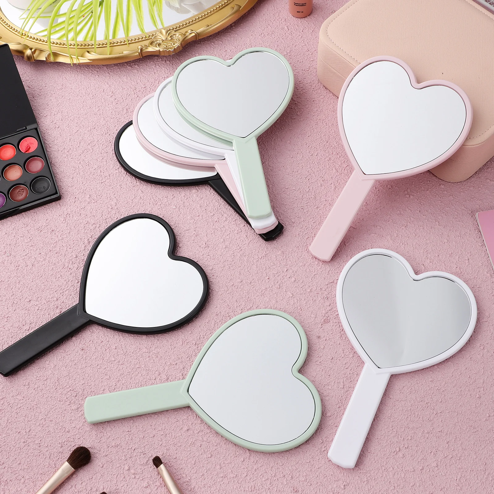 12 Stück herzförmiger Handspiegel, niedliches Design, mehrere Farben, klare Spiegeloberfläche, einfach jederzeit zu tragen, Handspiegel