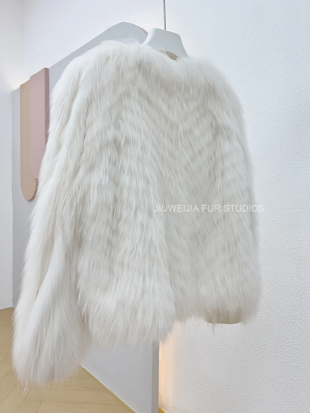 2026 Winter New Fur Strip Sewed Together Short Style Thin Raccoon Fur Fox Fur Coat Young Women's Coat