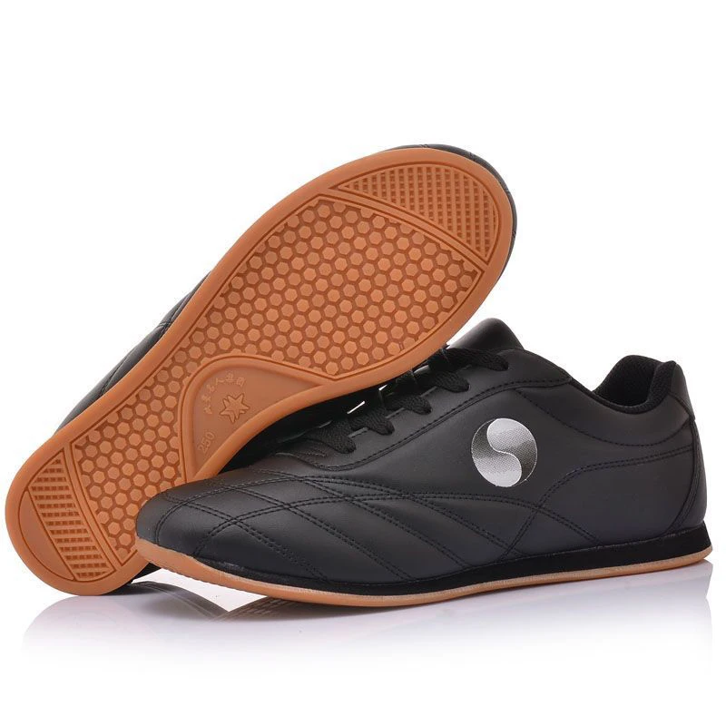 2025 New Chinese Kung Fu Shoes Martial Arts Shoes Leather Breathable Shaolin Taiji Karate Taekwondo Sneakers