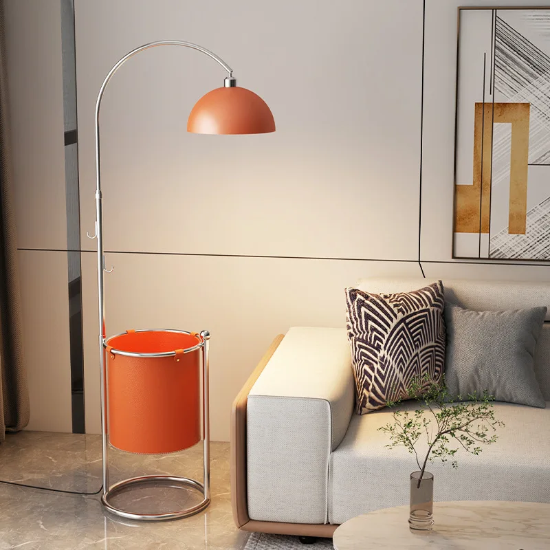 Support de table basse de luxe léger, lampe de canapé nordique intégrée, lampadaire haut de gamme pour chambre à coucher et chevet