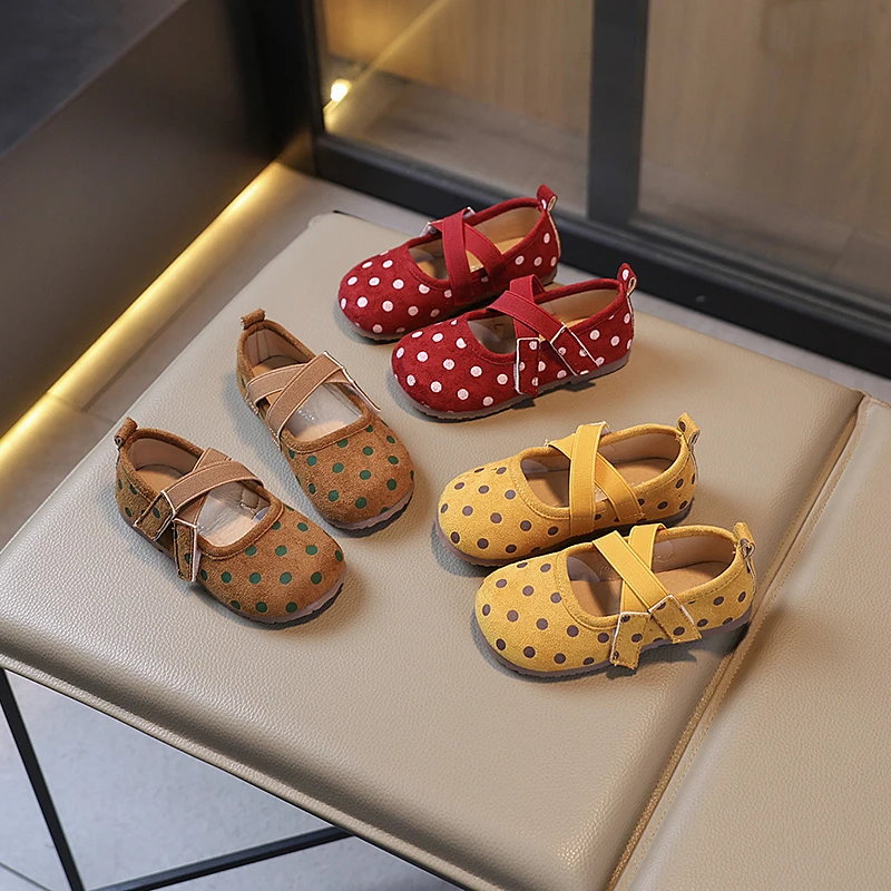 

Girls Flats Round Toes Sweet Children Suede Leather Shoes Polka Dot Elegant 2025 New Fashion Kids Princess Dance Shoes Soft Sole