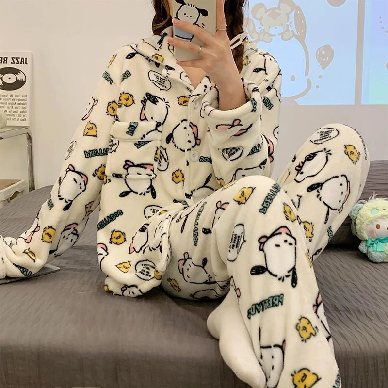 

Популярный фланелевой кардиган Sanrio для девочек с откидным воротником, сохраняющий тепло, пижамный комплект Kawaii Pochacco, утепленная студенческая одежда для отдыха на выходе
