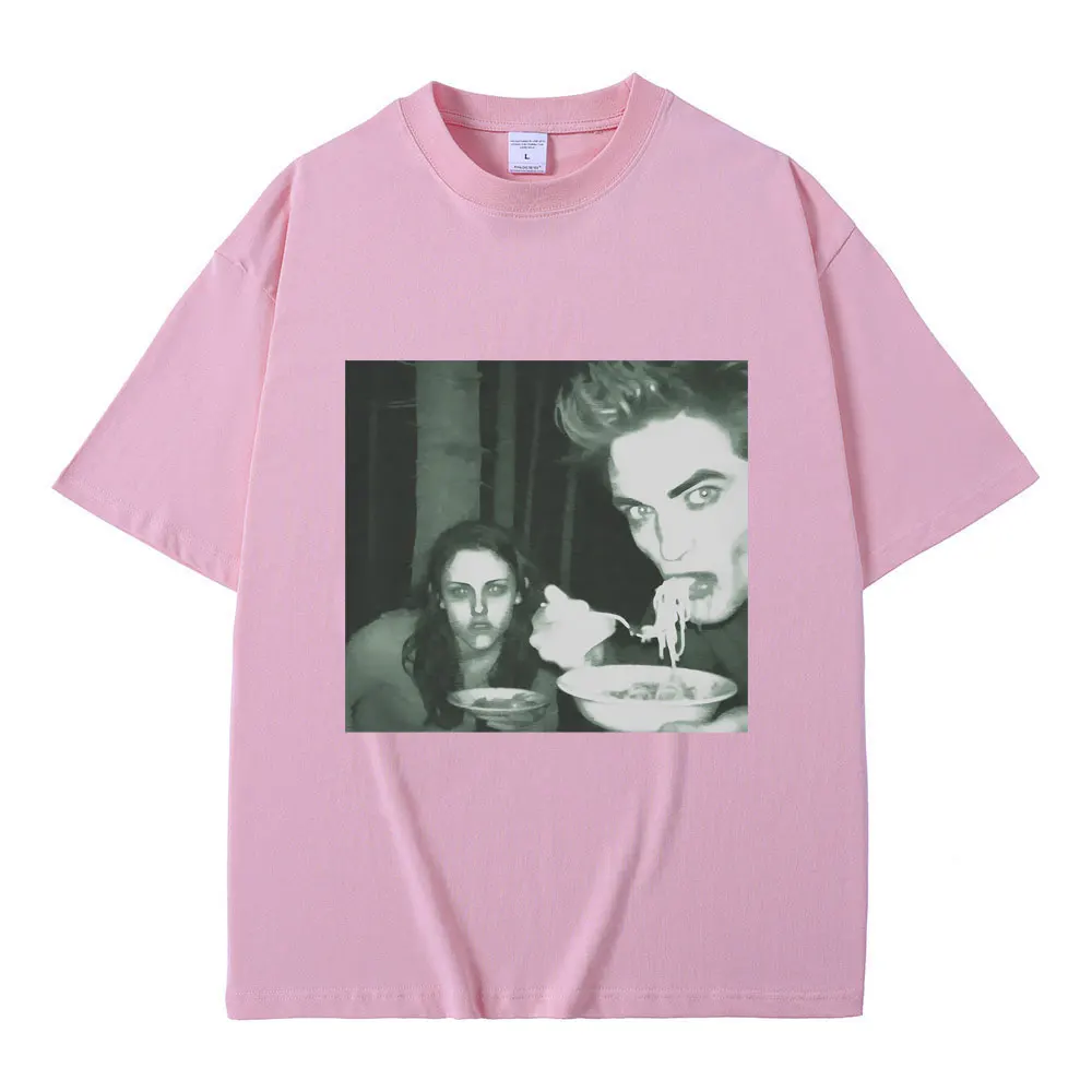 Funny Twilight Edward and Bella Eating Noodles in The Forest Tshirt Robert Pattinson Meme T-shirt Men Vintage Oversized T Shirts