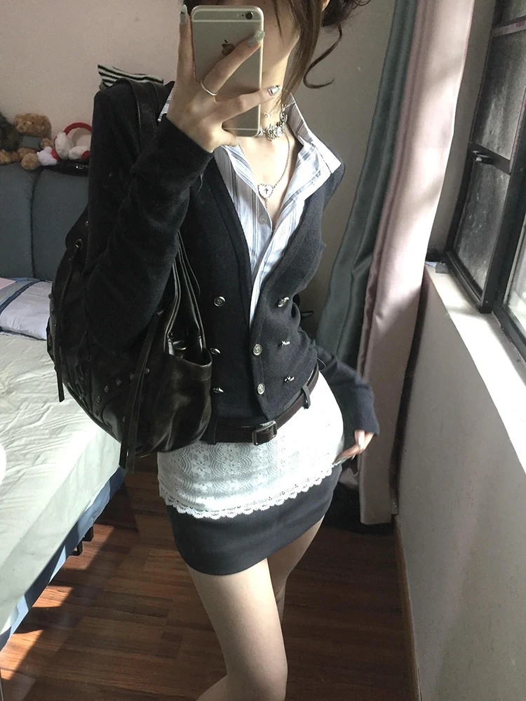 تي شيرت نسائي قصير بدون أكمام بقصة ضيقة وأكمام طويلة وياقة مقلوبة على الطراز الكوري قميص أساسي على طراز الكلية