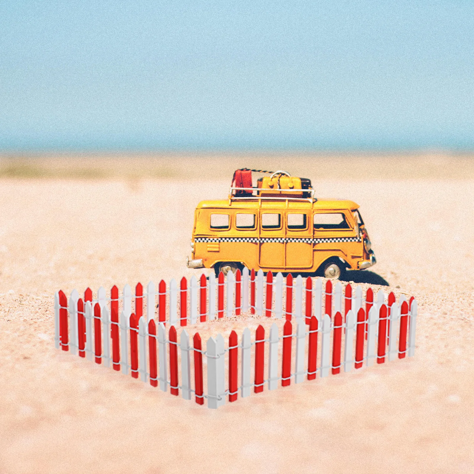 

Miniature Garden Fence Realistic Design for Lawn Succulents Decorative Garden Border Edging Small Fence for Outdoor Indoor