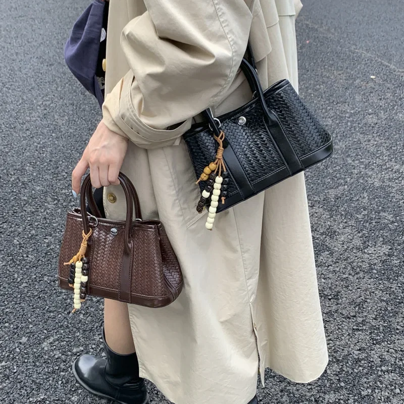 Sac tissé Design de Niche rétro pour femmes, sac incliné polyvalent à la mode, sac à main à bandoulière tendance
