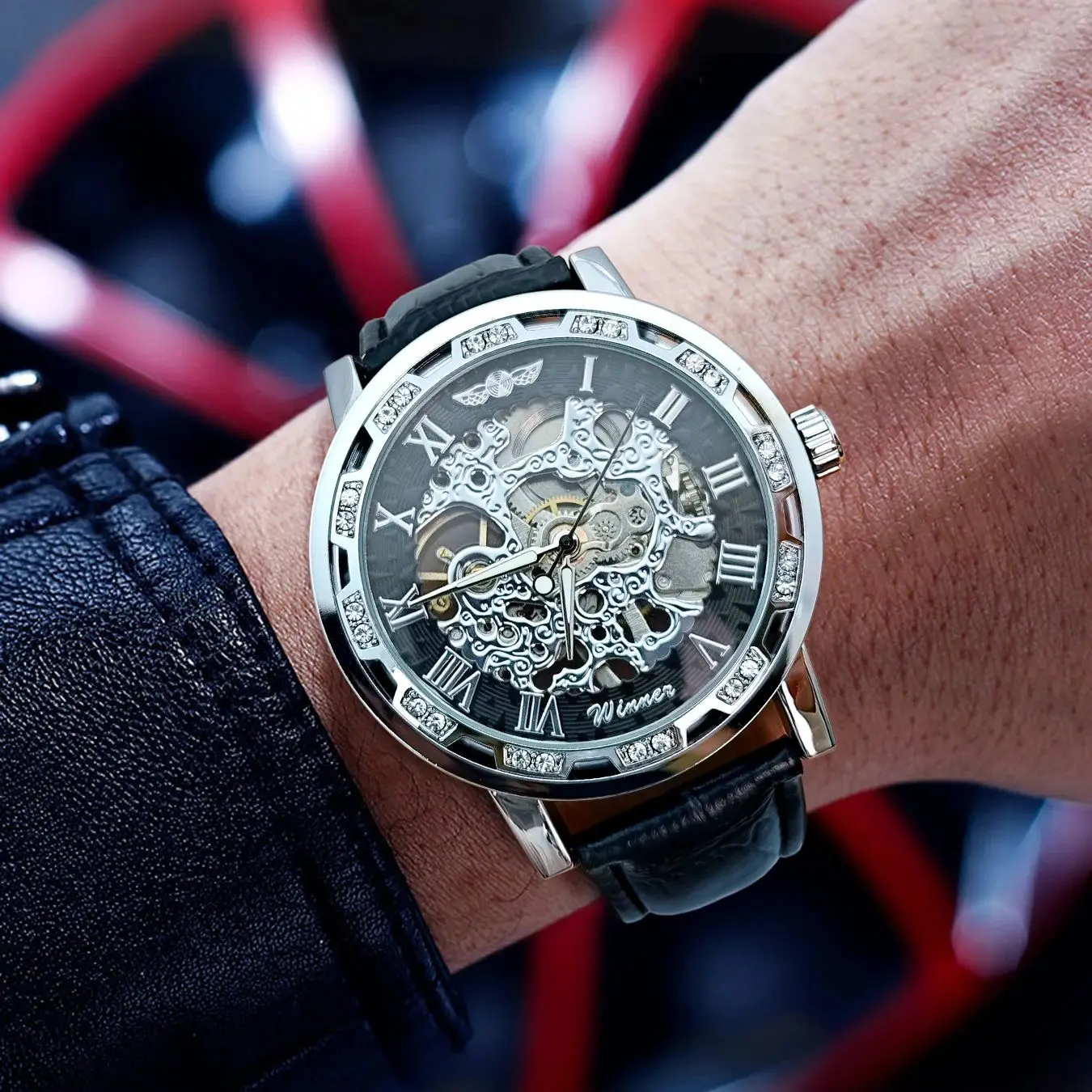 

Высококлассные деловые мужские механические часы, круглый циферблат, ручная заводная задняя крышка корпуса со скелетом, кожаный ремешок, мужские часы, стильная одежда, европейский и американский стиль, подходит для деловых и повседневных мероприятий, лучш