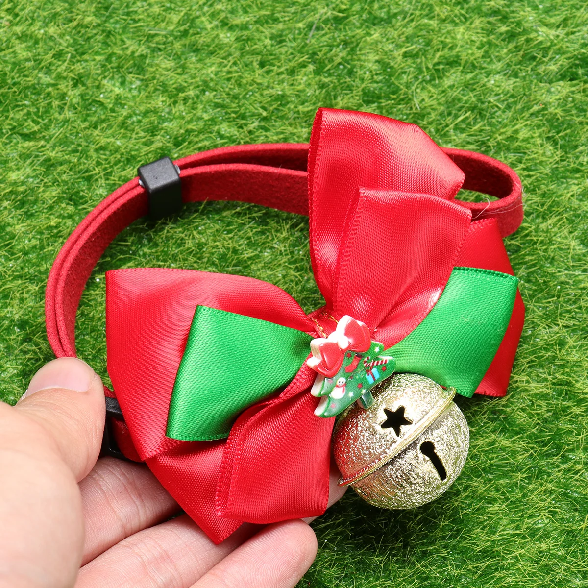 

Festive Christmas Dog Collar Bow Tie with Bell Adjustable Pet Necklace for Small Medium Pets Holiday Party Wear Comfortable Fit
