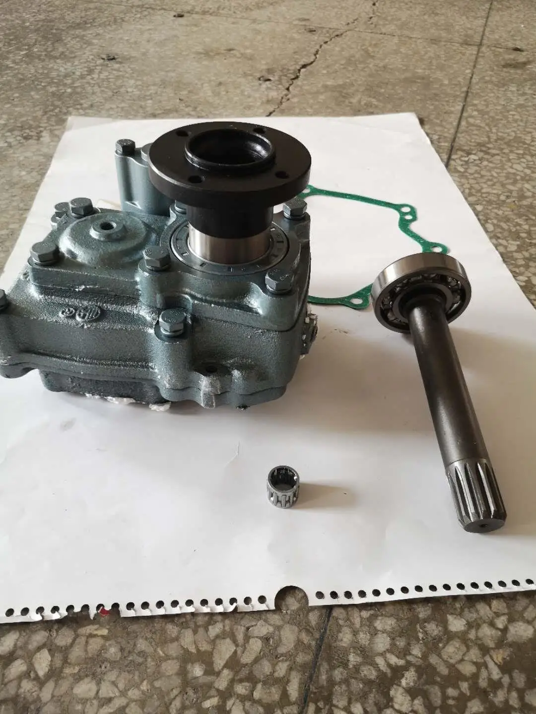 AZ9700290010 WG9700290300 Sinotruk Howo Parts Truck PTO Transmission Power Take-off Assembly - Image 4