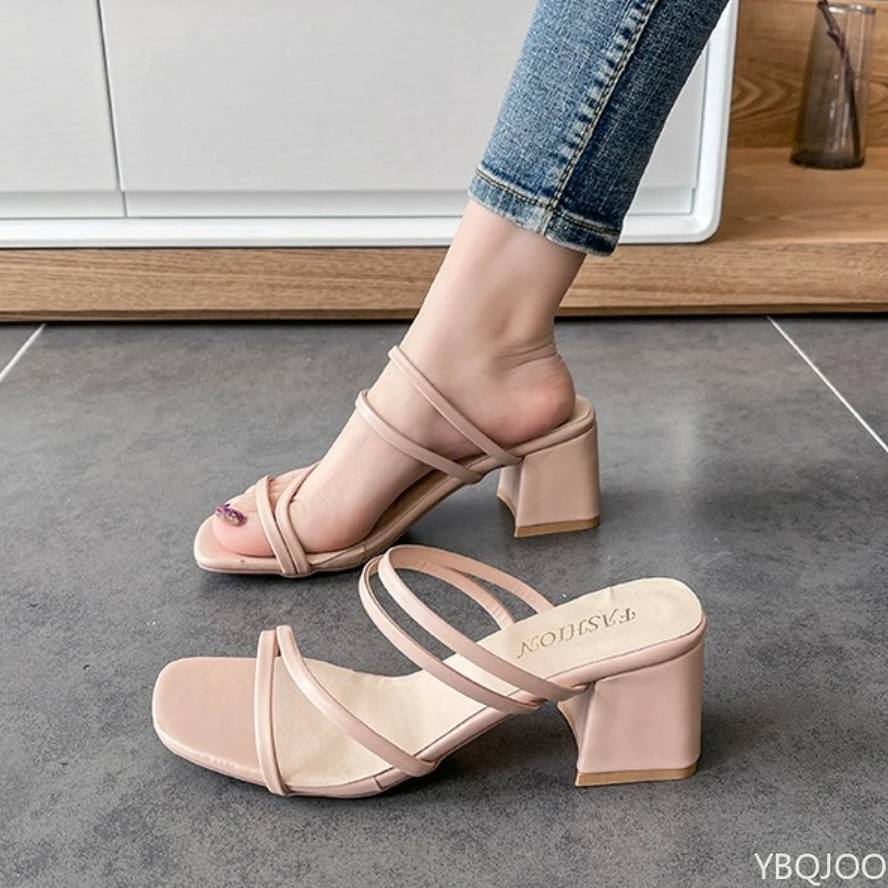 

Новые летние женские простые удобные сандалии на большом наклонном каблуке с толстой подошвой, модные универсальные пляжные тапочки