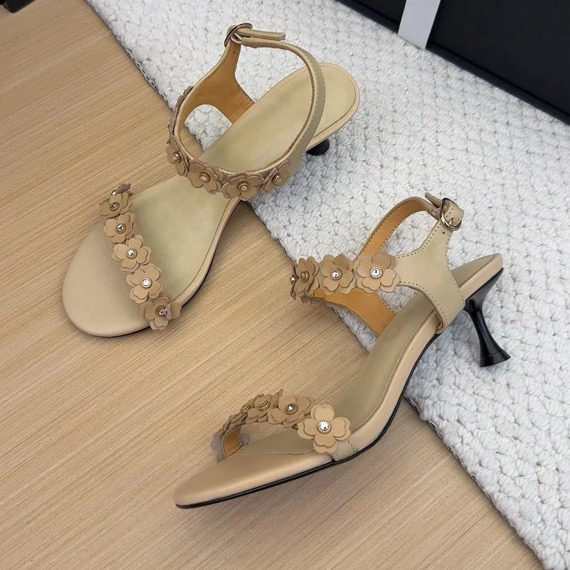 وصل حديثًا لعام 2025 من FANGXITING على الطراز البريطاني حذاء بدون كعب نسائي من الجلد الطبيعي بمقدمة مستديرة حذاء رجالي معدني ديكورا ماري جينس أوكسفورد Zapatos #1