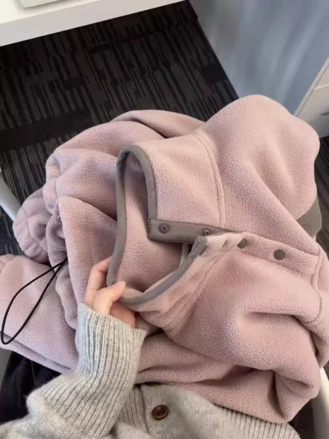 

Soft Plush High Collar Sweatshirt Women's Winter Warm Gentle Top Pink Cute Button Half Open High Collar Fleece Lined Hoodie