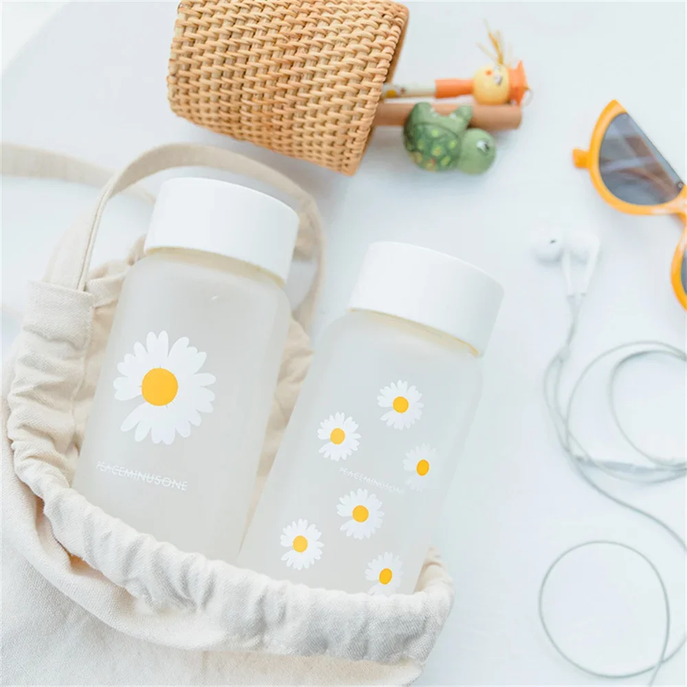 Plastic Water Cup 500ml Creative Small Daisy Outdoor Water Bottles Portable Transparent Frosted Travel Cup  Kawaii Water Bottle