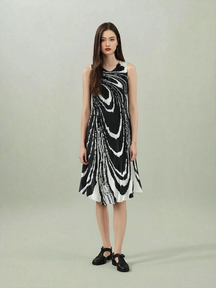 

Miyake Pleated Dress 2025 New Spring and Summer Women's French Elegant Printed Long Skirt, Plus Size Sleeveless Vest Skirt