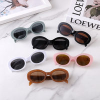 Unisex Retro Oval Sunglasses Vintage Fashion Brand Sun Glasses Classic White Black Lentes Outdoor Anti-UV Glasses Eyewear