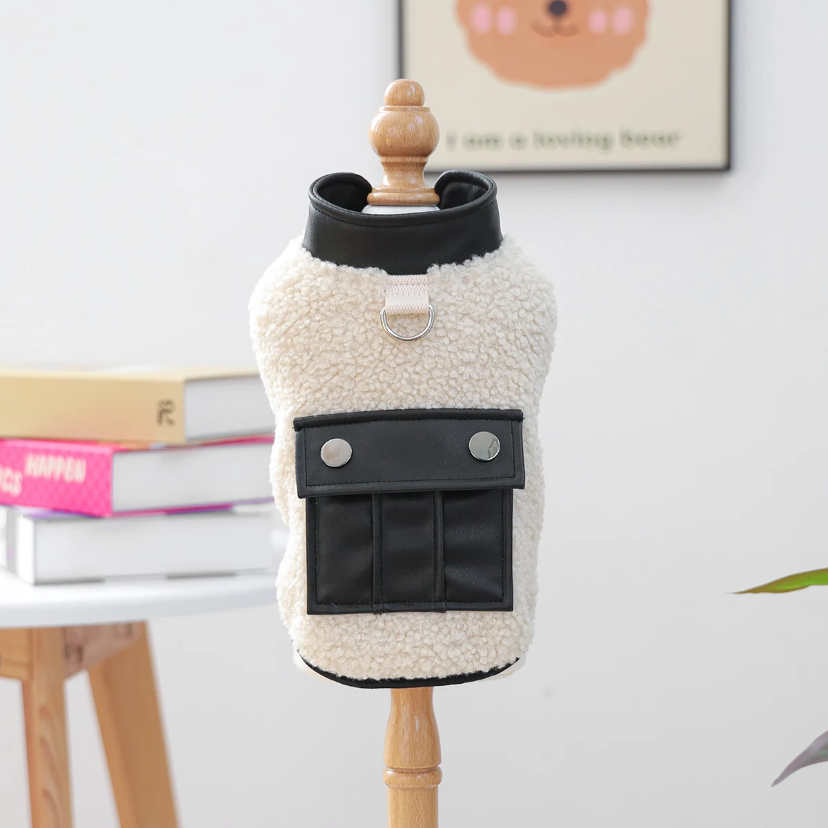 ملابس الخريف والشتاء للقطط والكلاب الأليفة، سترة جلدية صغيرة وسيم بجيب من لحم الضأن - سترة عصرية سوداء سميكة