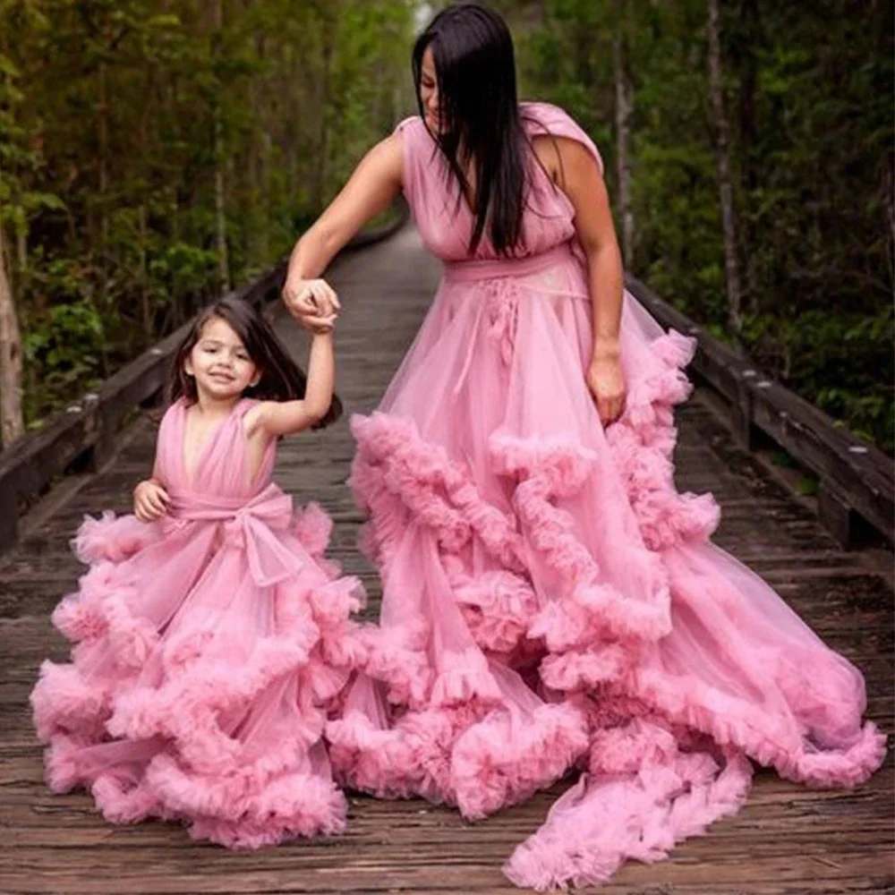 Puffy Rosa Mãe e Filha Vestidos de Festa de Aniversário V Neck Tulle Ruffles Layered Vestido Photo Shoot Mulheres Grávidas Prom Dress