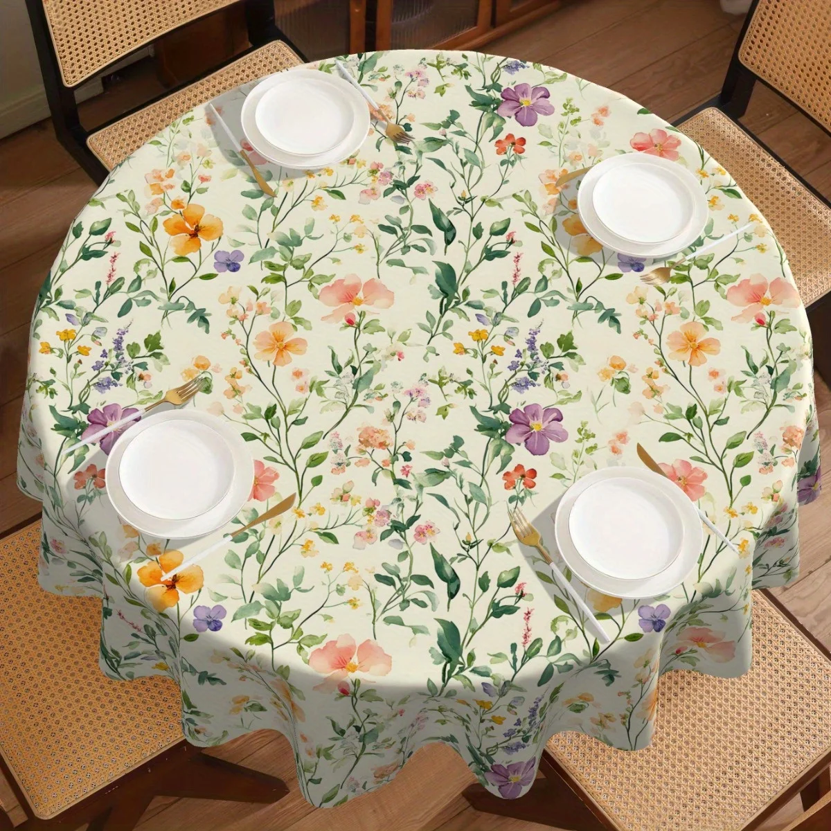 Flat tablecloth, 1 piece per pack. Attractive French country style tablecloth. Summer floral pattern.