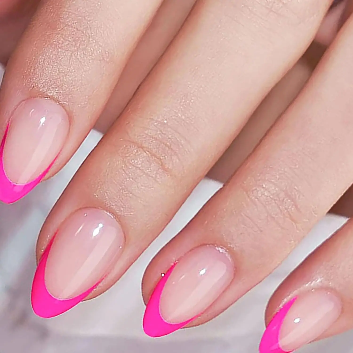 24-teiliges Set für sofortiges Makeover mit roten französischen Mandel-Kunstnägeln, 1 Nagelfeile & 1 Nagelkleber-Aufkleber-Set – Detail 31
