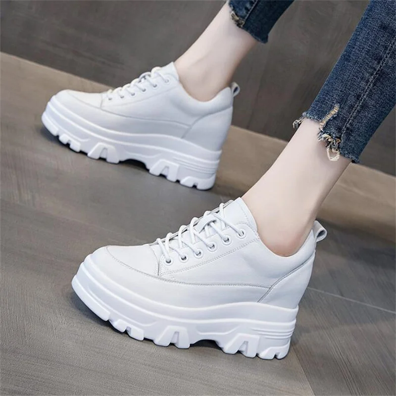 Jesień kobiety oryginalne skórzane buty platforma trampki na koturnie Chunky buty ukryty obcas 8CM biały beż kobiety obuwie wiosna