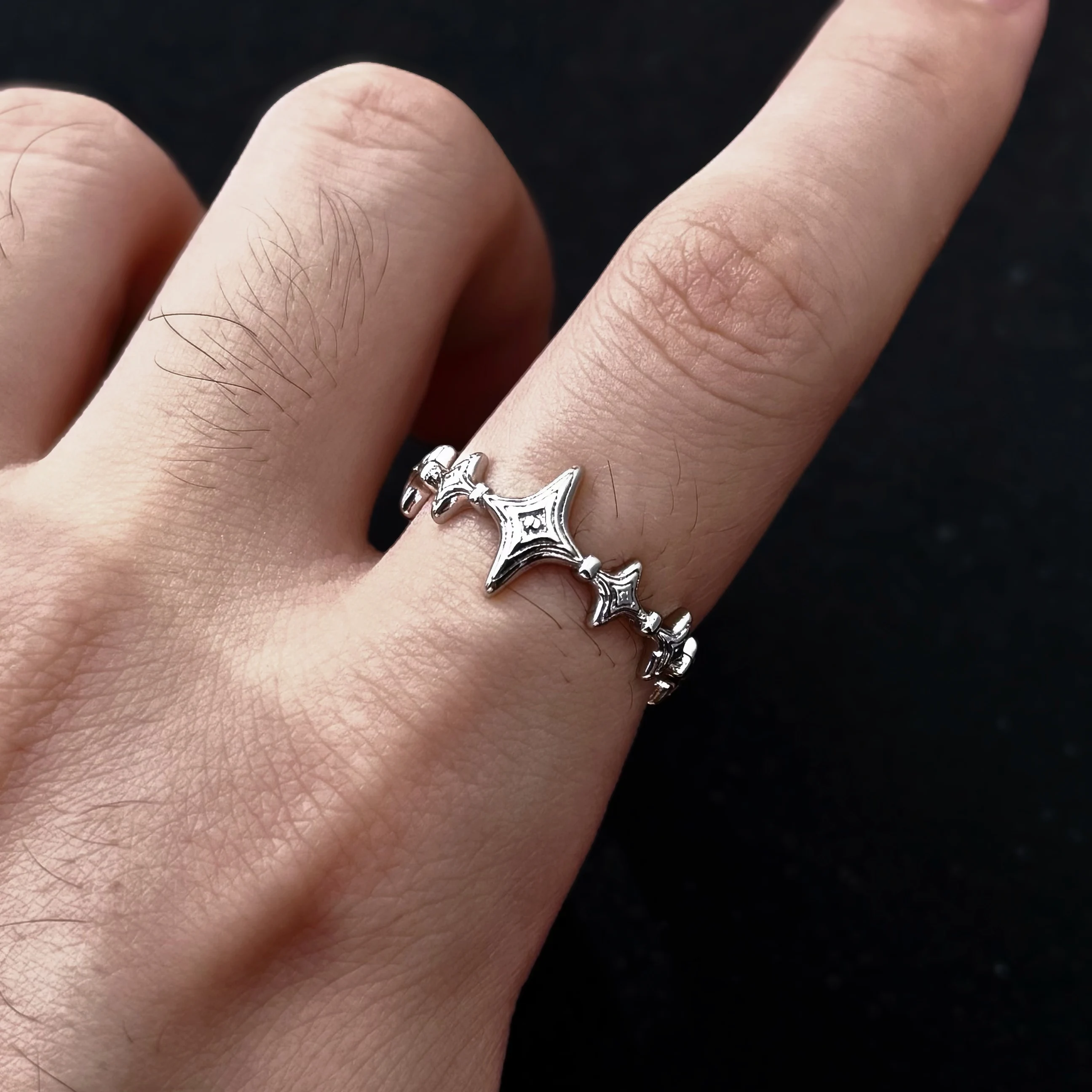 Retro Funkelnde Sterne Verstellbarer Offener Ring für Frauen Versilbertes Messing Gothic Punk Edgy Schmuck Trendige Accessoires Geschenk für Sie – Detail 5
