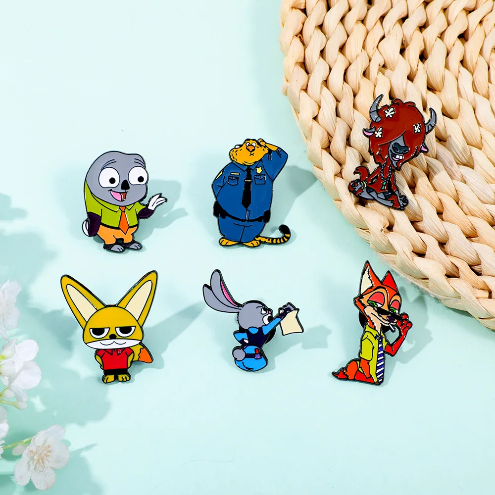 ديزني الكرتون فيلم Zootopia المينا دبابيس لحقيبة الظهر قبعة الملابس جودي نيك بروش شارات التلبيب المعدنية هدايا لمحبي #5